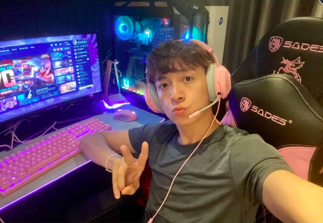 Nhìn dàn sao showbiz “dấn thân làng game: Nghề streamer lên ngôi xu hướng? - Ảnh 3.