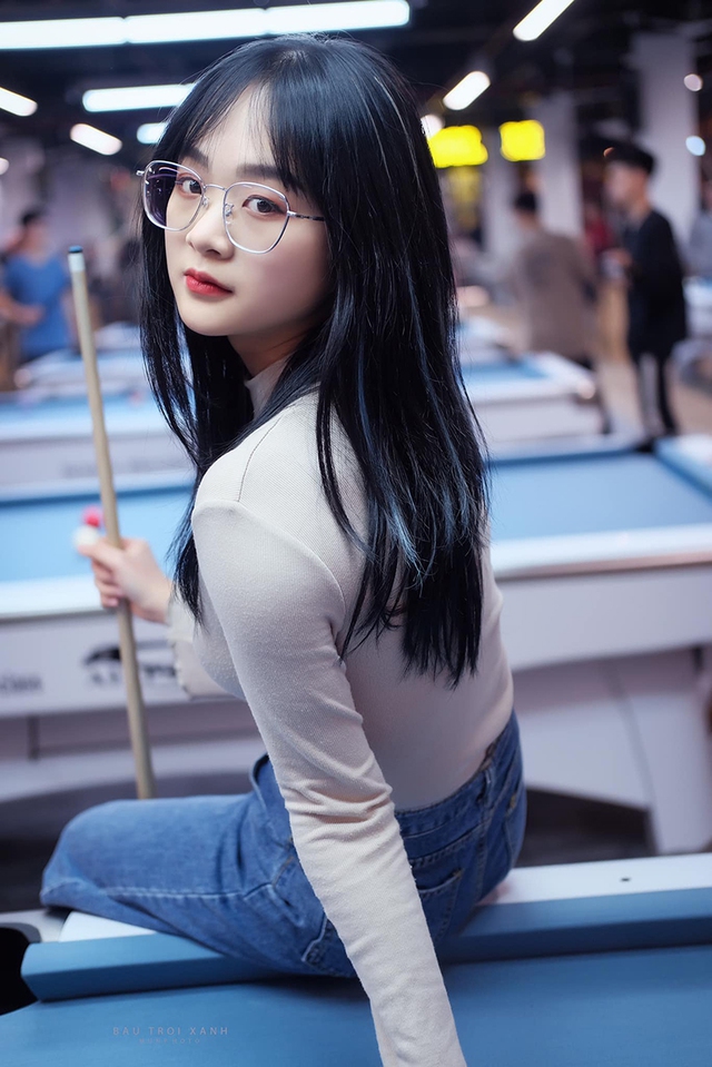 Gương mặt học sinh, trình đánh bida phụ huynh, nữ TikToker Tuyên Quang gây “sốt” cộng đồng mạng - Ảnh 1.