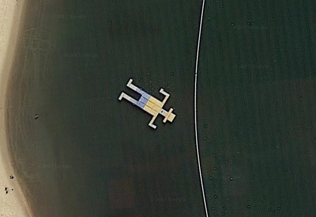 14 hình ảnh lạ lùng tìm thấy trên Google Maps khiến bạn hoang mang - Ảnh 13.