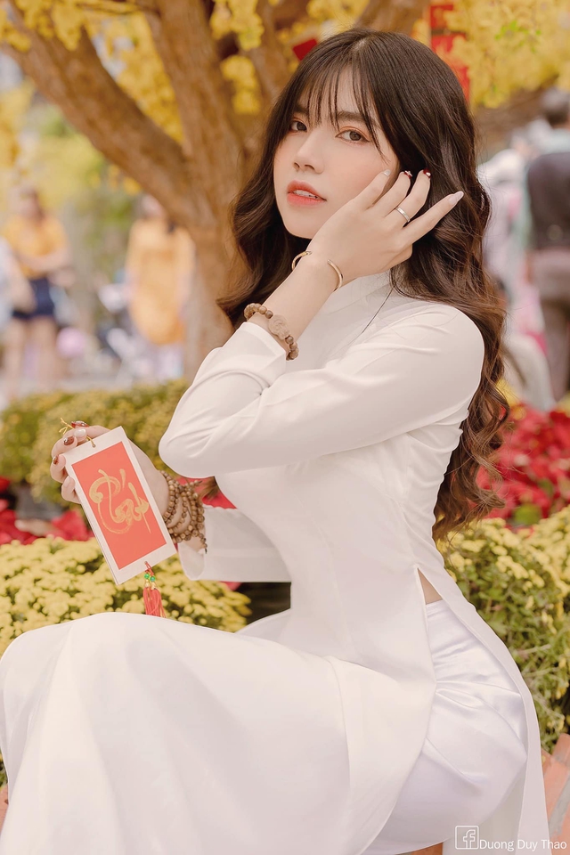 Đọ sắc trong tà áo dài trắng tinh khôi, các hot girl Esports hoá “nàng thơ trong sáng - Ảnh 11.
