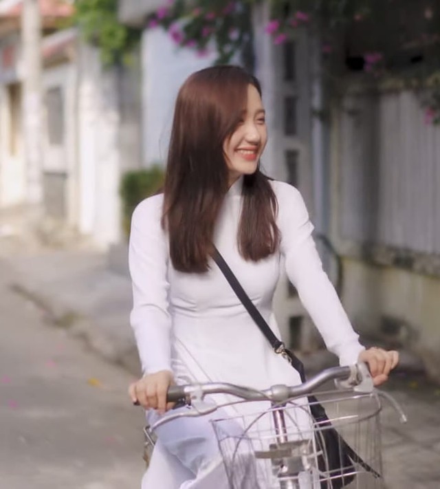 Đọ sắc trong tà áo dài trắng tinh khôi, các hot girl Esports hoá “nàng thơ trong sáng - Ảnh 5.