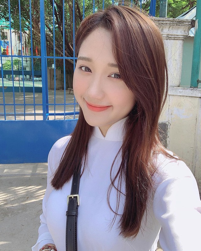 Đọ sắc trong tà áo dài trắng tinh khôi, các hot girl Esports hoá “nàng thơ trong sáng - Ảnh 4.