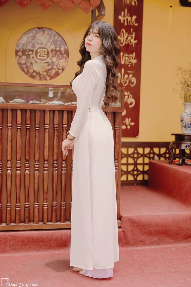 Đọ sắc trong tà áo dài trắng tinh khôi, các hot girl Esports hoá “nàng thơ trong sáng - Ảnh 12.