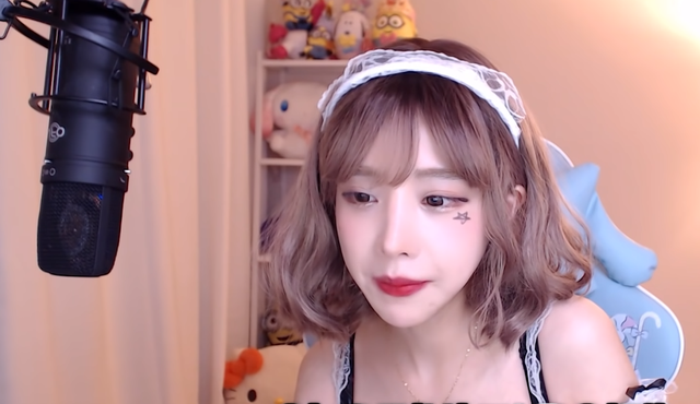 Được fan khen xinh như diễn viên Asuka Kirara, nữ streamer ngã ngửa khi biết đó là Thánh nữ 18  - Ảnh 2.