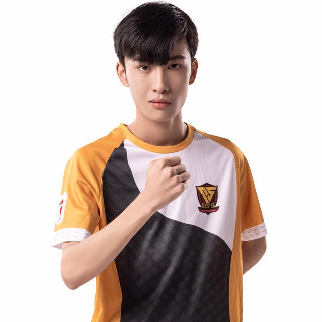 Game thủ điển trai, bỏ bắn giải, lên đường giúp người dân chống dịch khiến fan nữ ráo riết xin info là ai? - Ảnh 2.
