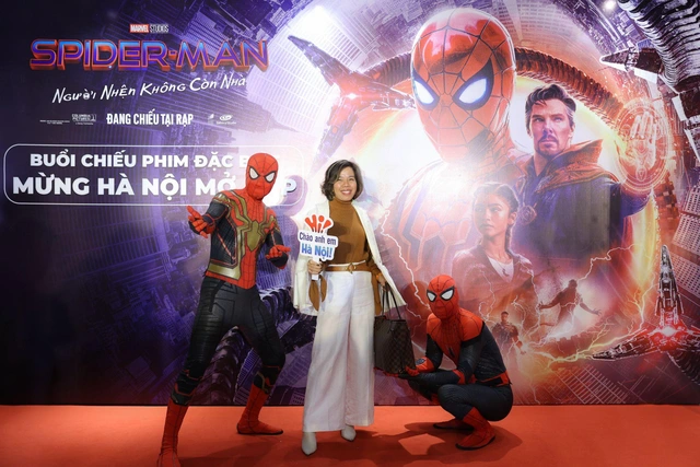 Sau 9 tháng đóng cửa, khán giả và dàn sao Hà Nội hào hứng ra rạp xem Spider-Man: No Way Home - Ảnh 7.