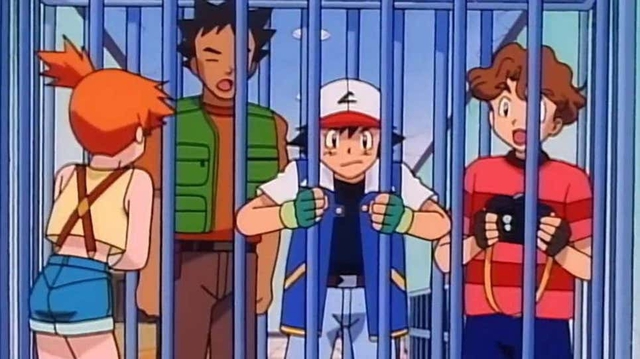 Đem hết tiền trợ cấp đi đấu giá thẻ bài Pokémon, người đàn ông được tặng kèm gói đi tù 3 năm - Ảnh 3.