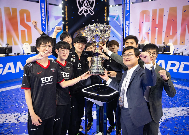 Doinb thẳng thắn: Con số 20 triệu USD cho Faker ở LPL là vô lý, tiết lộ lý do các tuyển thủ trẻ muốn gia nhập T1 - Ảnh 4.