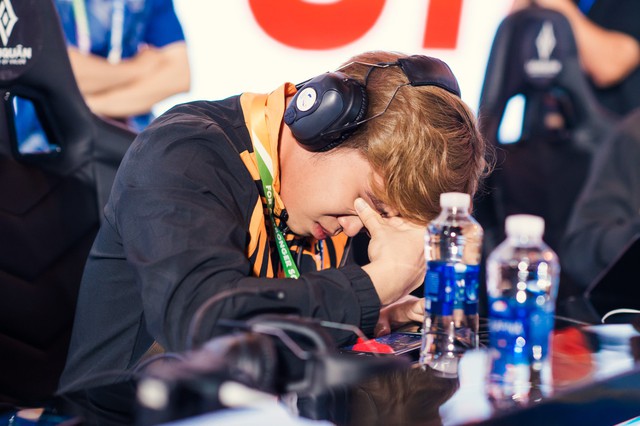 Tuyển thủ quốc tế khóc nức nở trên sân khấu Liên Quân tại SEA Games 31 - Ảnh 9.